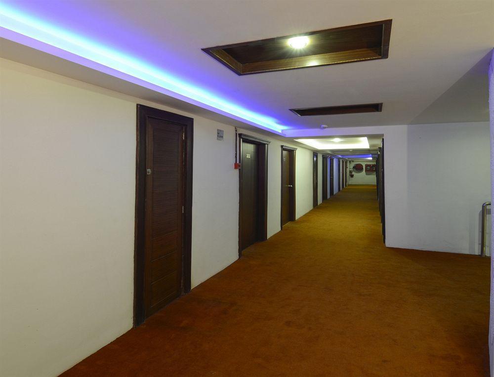 Hotel Atithi Agra  Eksteriør bilde