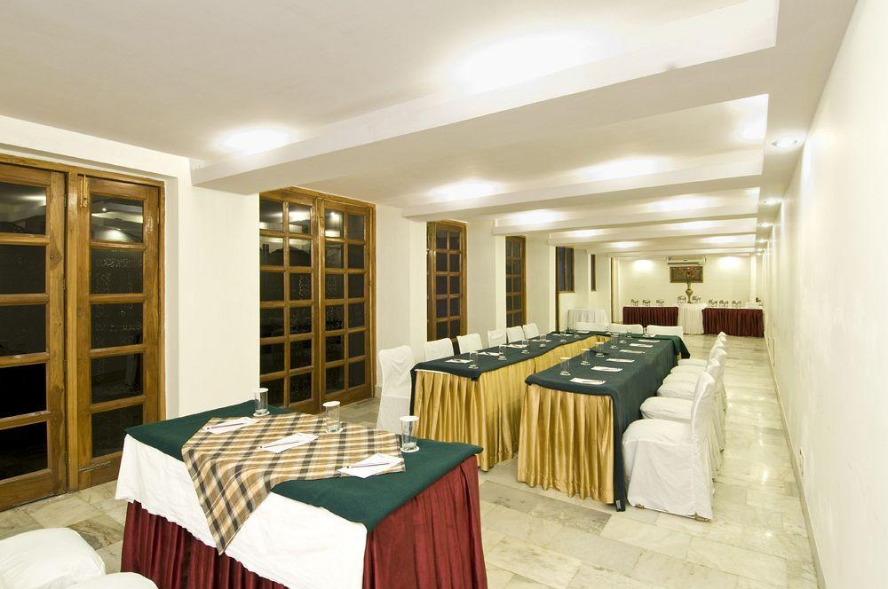 Hotel Atithi Agra  Eksteriør bilde